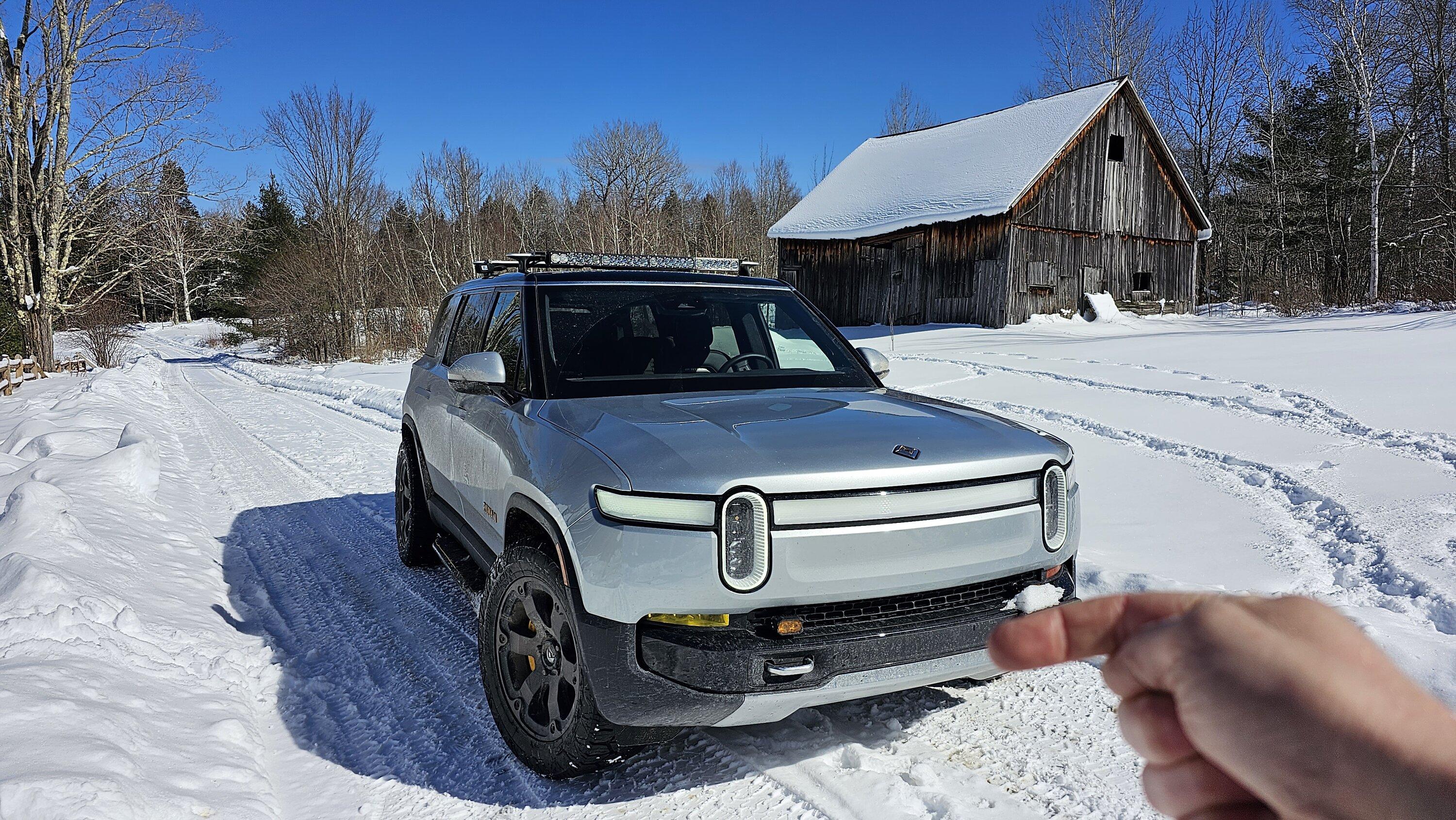 Rivian R1T R1S Stowable 40" Light Bar Setup 20240312_112135