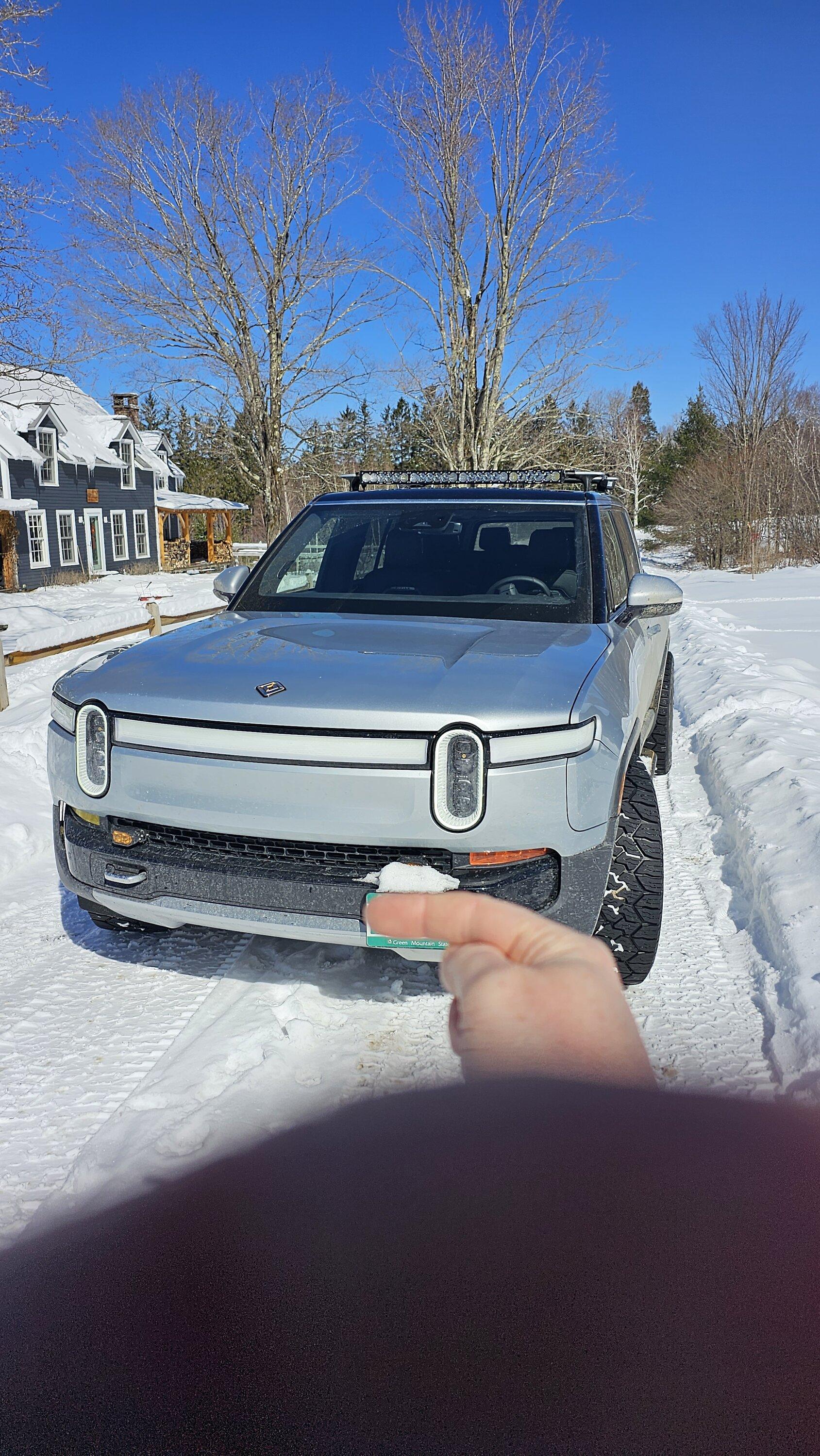 Rivian R1T R1S Stowable 40" Light Bar Setup 20240312_112158