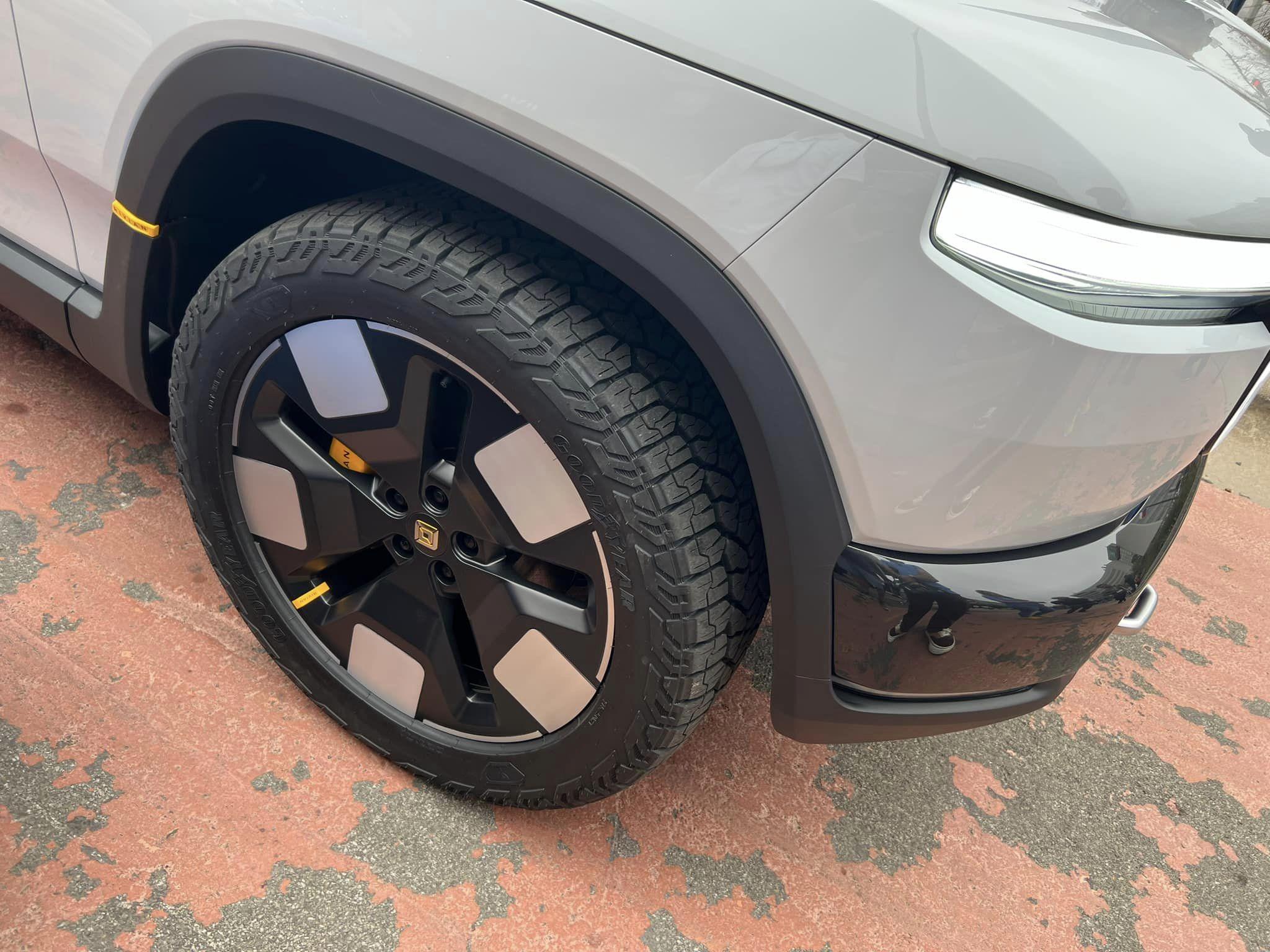 Rivian R1T R1S R2 Videos & photos from Austin public showing 432530426_10229674651462958_5325459609043078806_n