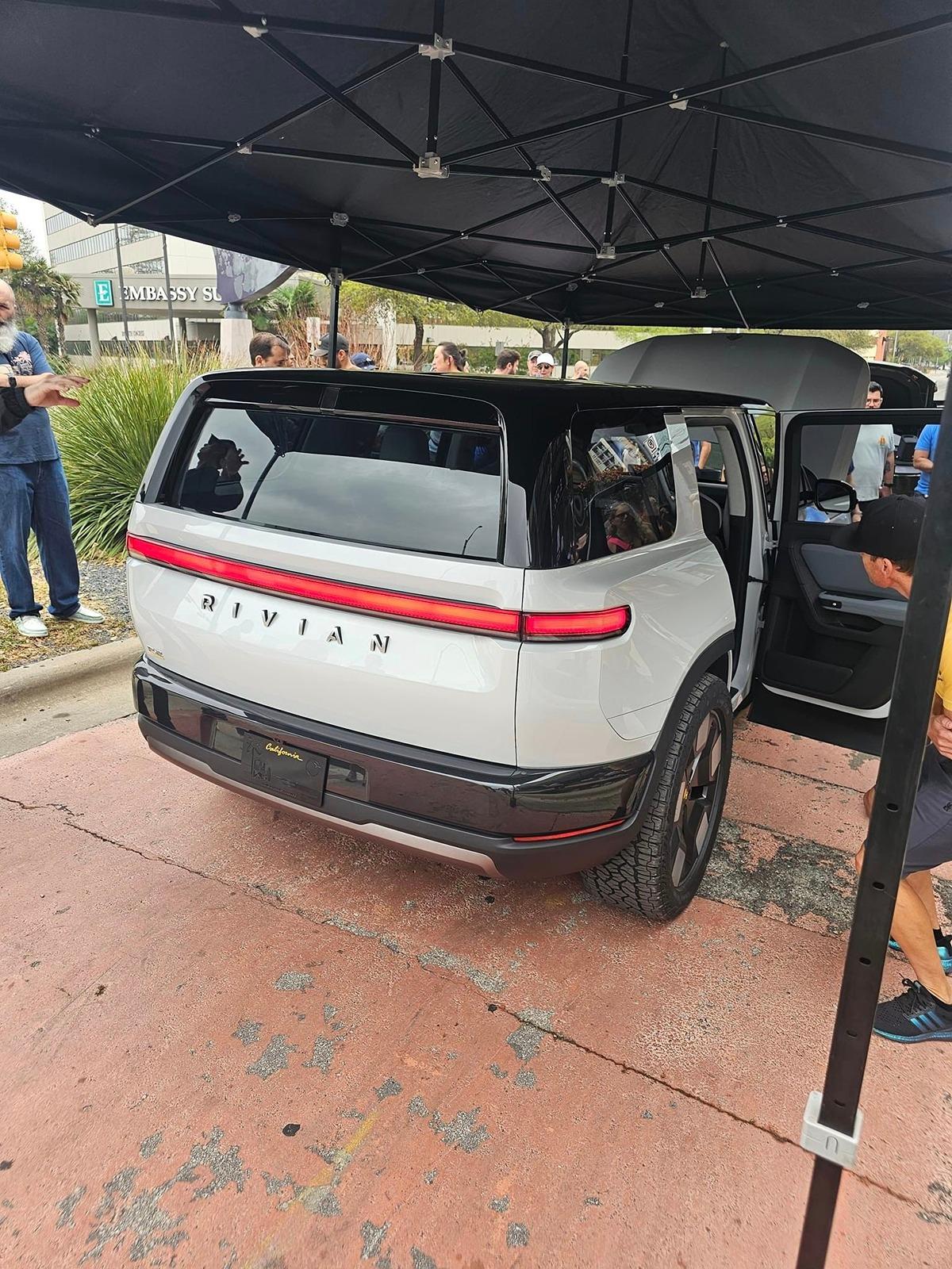 Rivian R1T R1S R2 Videos & photos from Austin public showing 432702464_7753050308039071_5919884029142572762_n