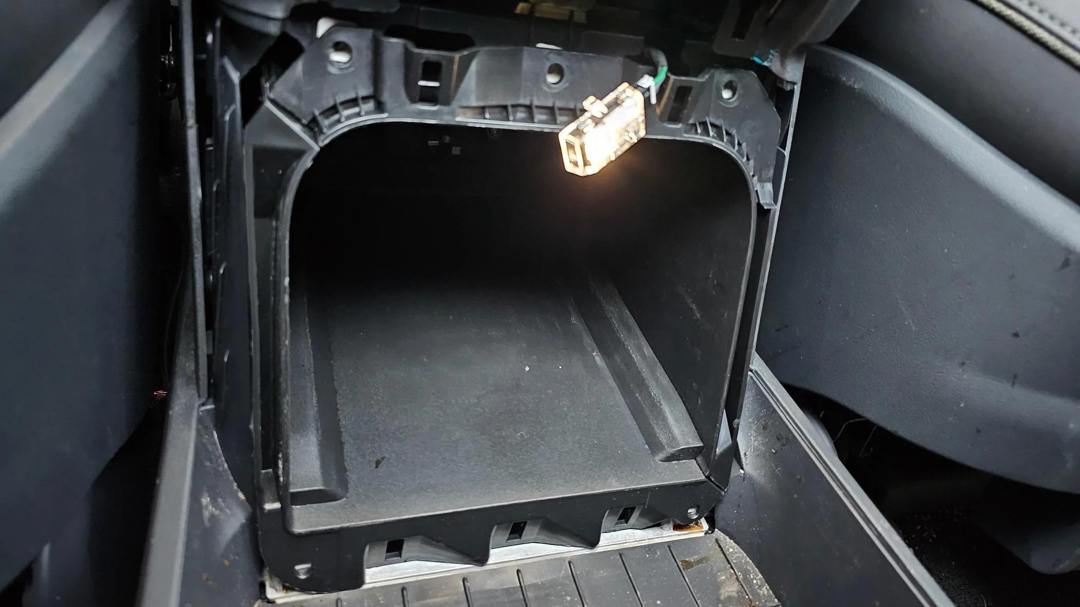 Rivian R1T R1S Center console disassembly? Anyone? 20240316_183745