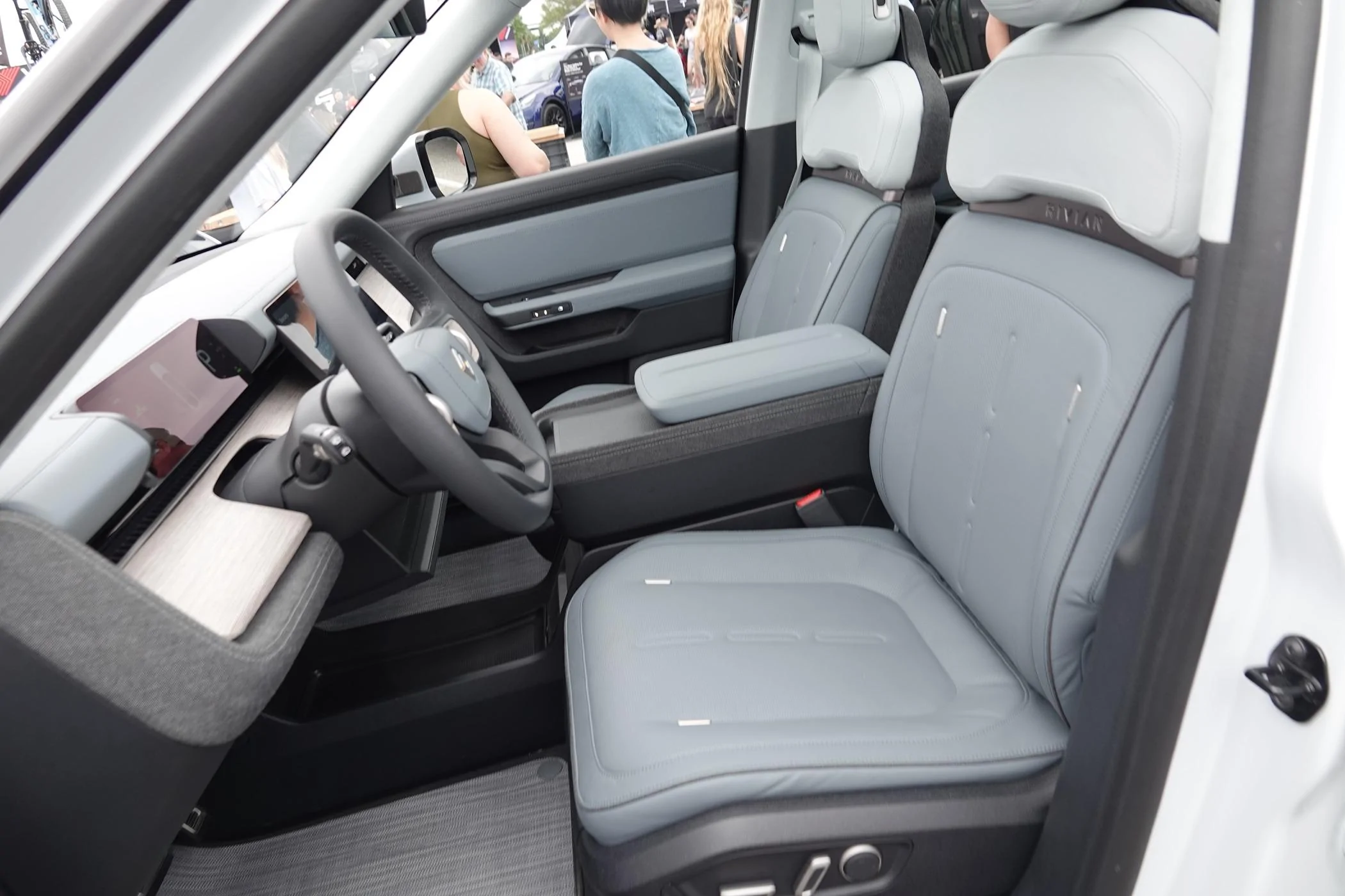 Rivian R1T R1S See the R2 @ Electrify Expo Orlando today 3/17 from 10am-5pm DSC06028
