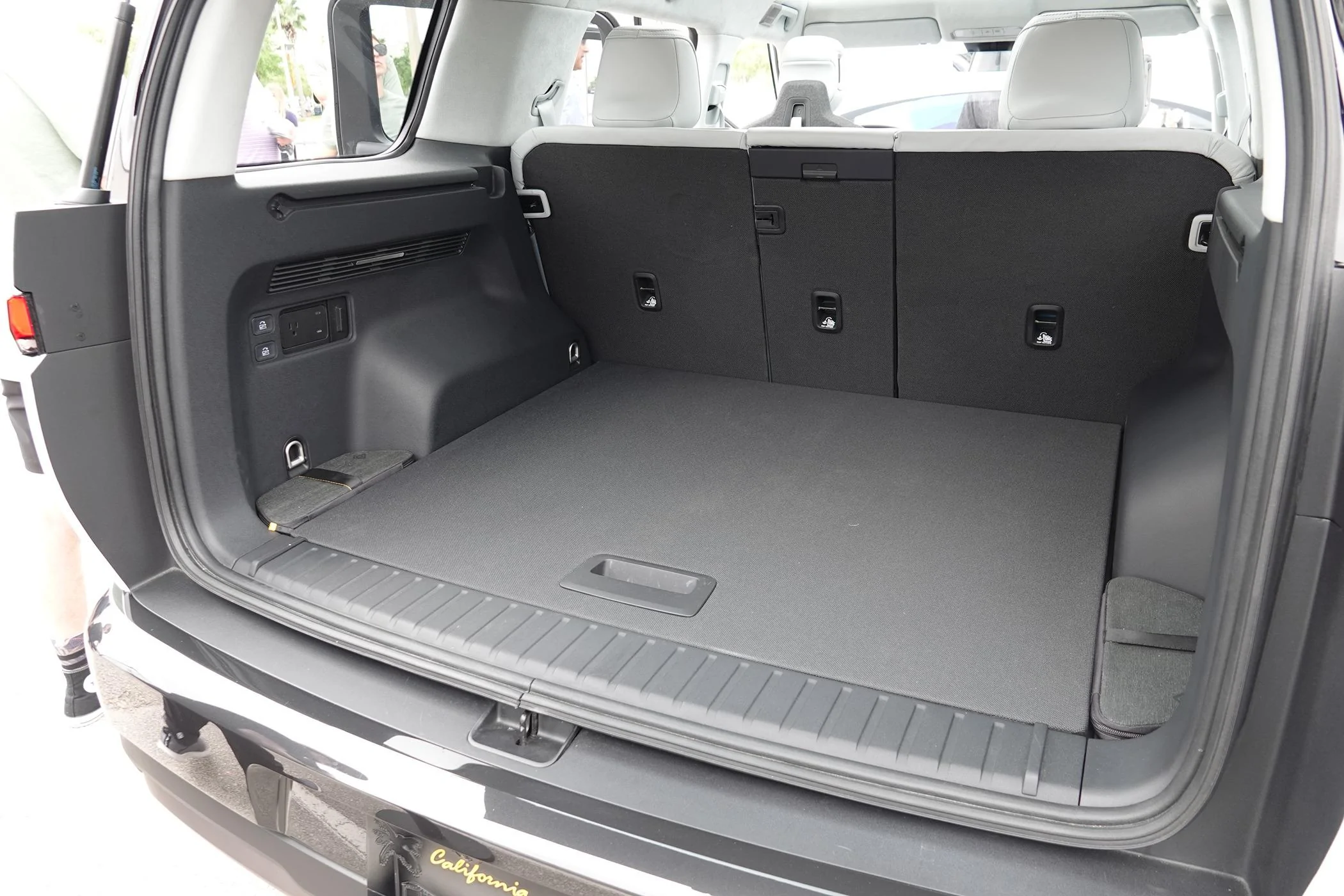 Rivian R1T R1S See the R2 @ Electrify Expo Orlando today 3/17 from 10am-5pm DSC06037