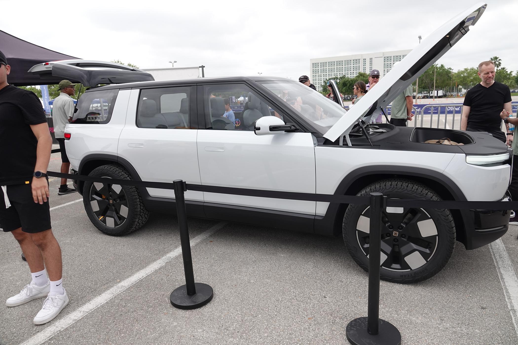 Rivian R1T R1S See the R2 @ Electrify Expo Orlando today 3/17 from 10am-5pm DSC06018.JPG