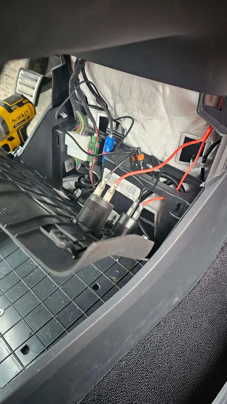 Rivian R1T R1S DIY: How To Add Interior 12v/USB-C (and interior high-current 12v loads) 20240318_153842