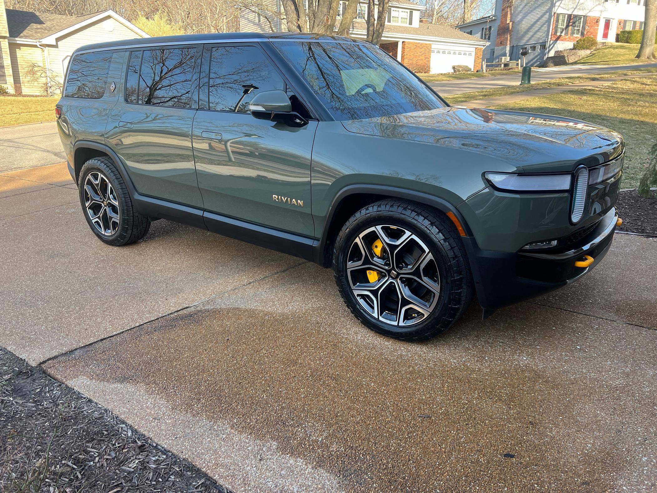 Rivian R1T R1S Any recommendations on 22" Tire Replacement IMG_8531