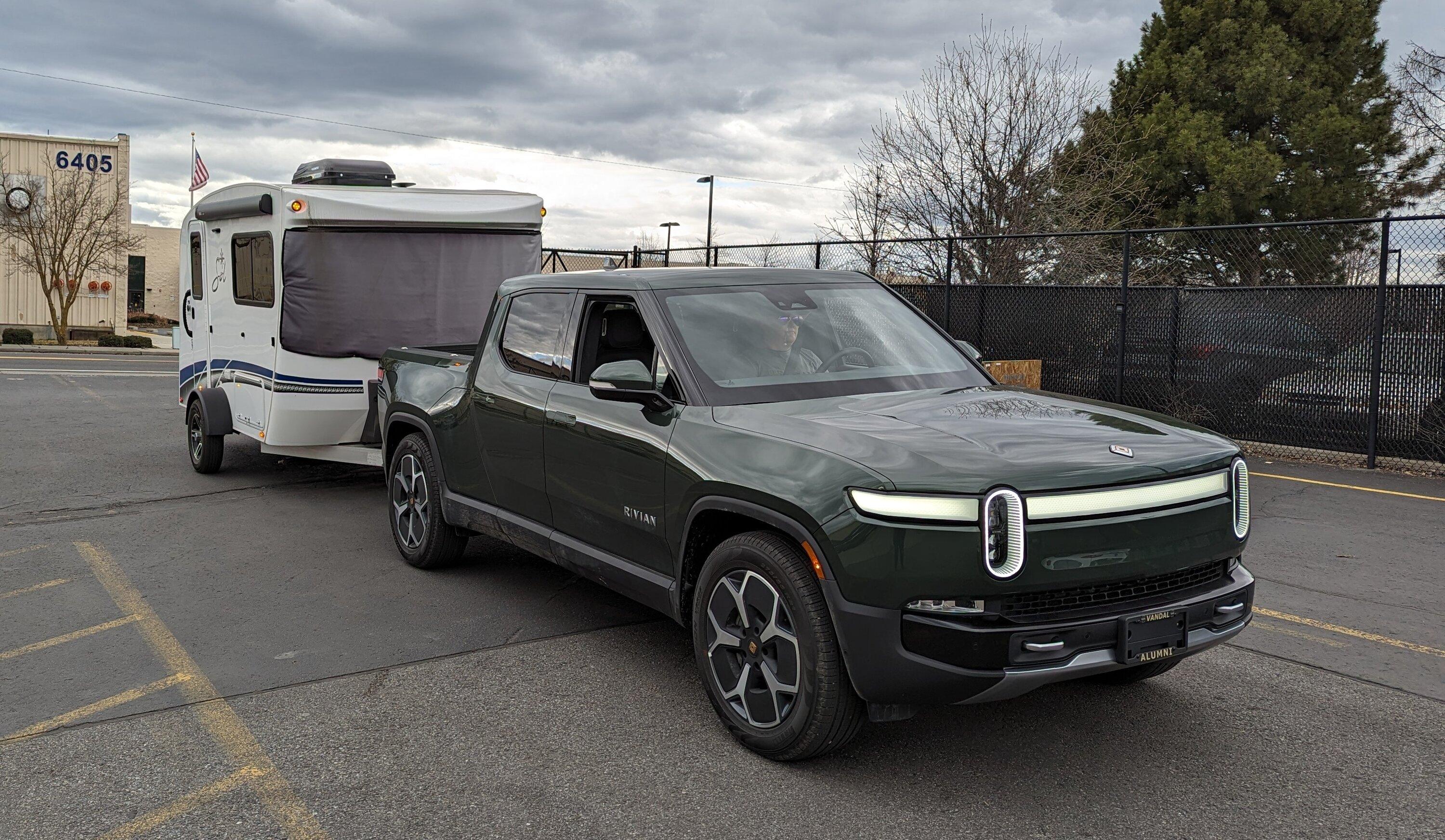 Rivian R1T R1S R1T towing an inTech Sol Dawn 1000048268