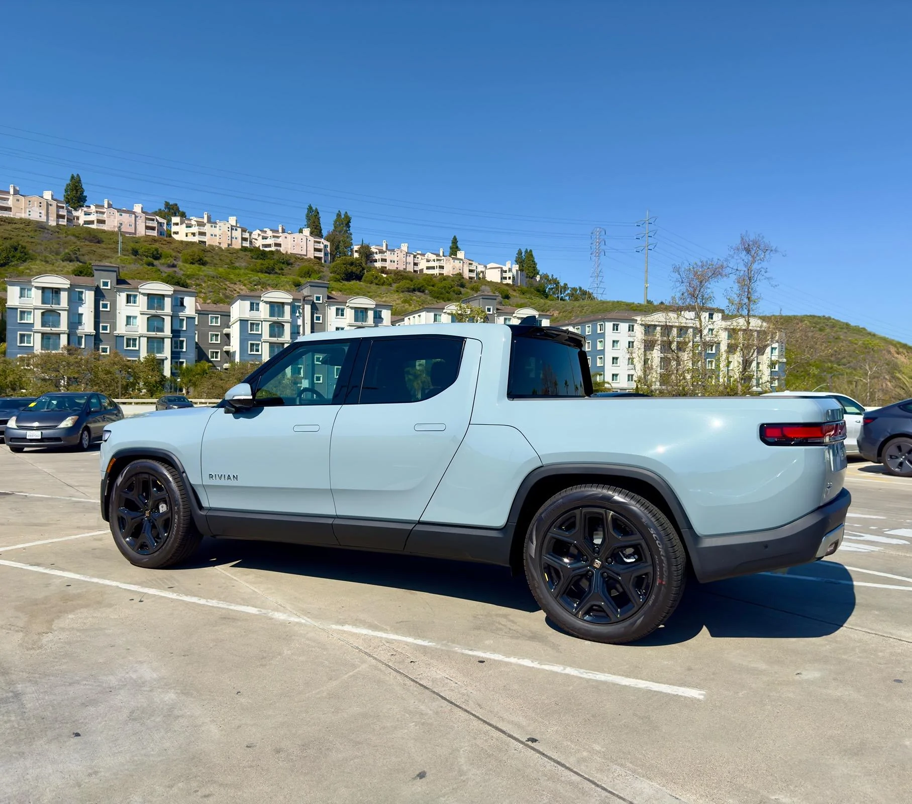 Rivian R1T R1S Meet Rocky IMG_4306