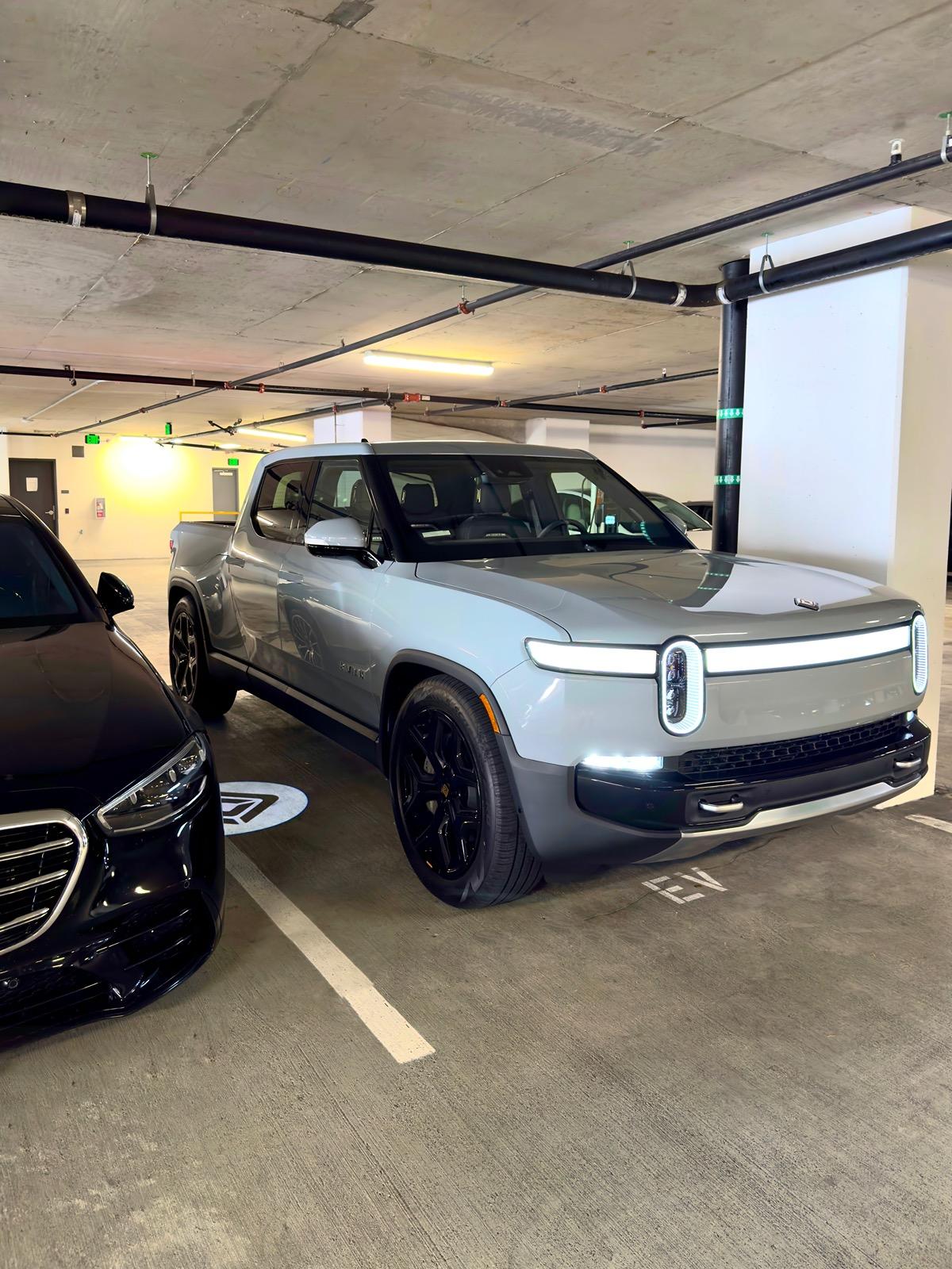 Rivian R1T R1S Meet Rocky IMG_4326