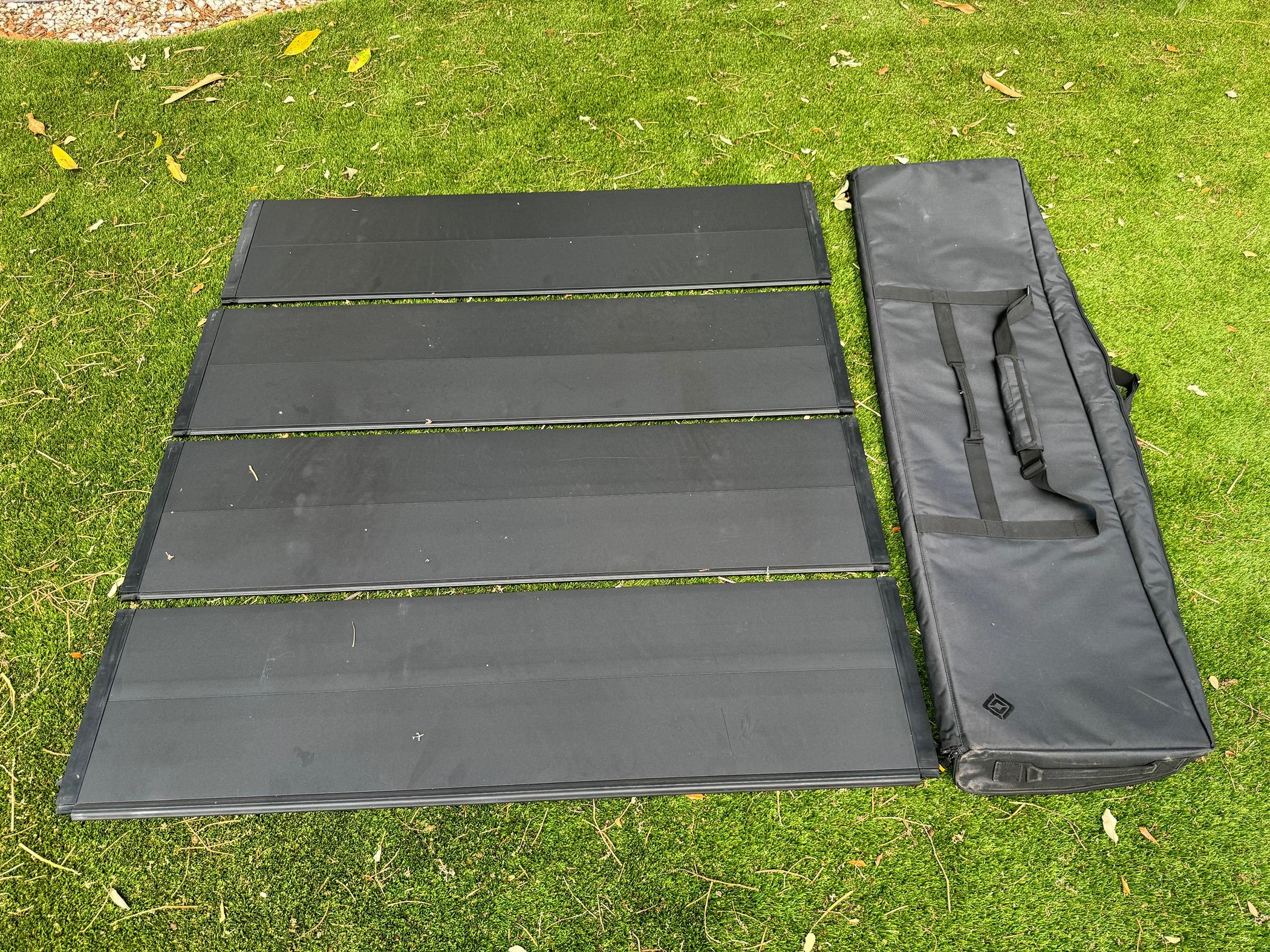 Rivian R1T R1S Manuel Tonneau cover IMG_1840