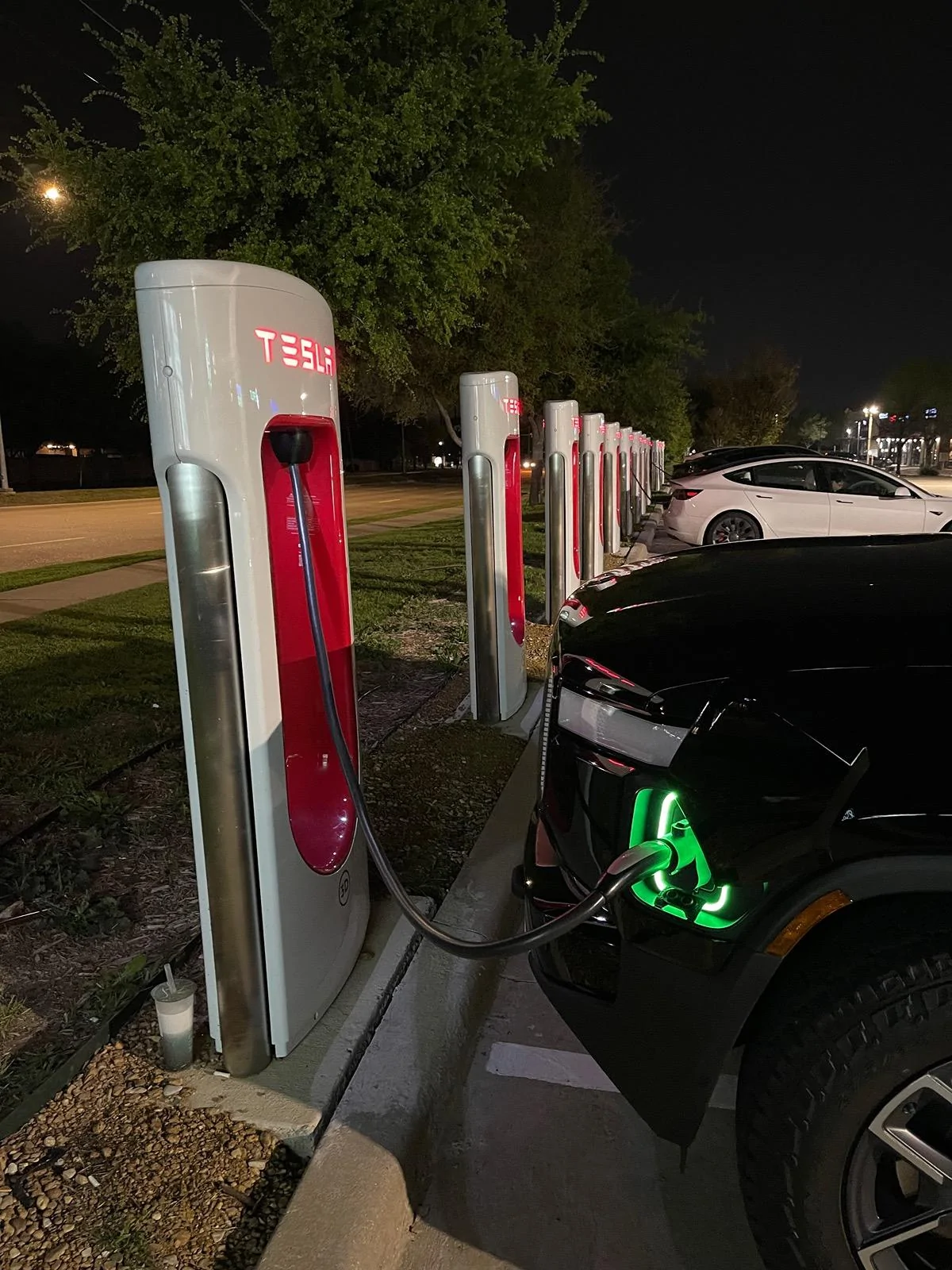 Rivian R1T R1S MidnightRivian's R1S Tesla Charger test session hitting speeds @ 217 kW using A2Z adapter / plug and charge feature IMG_9192