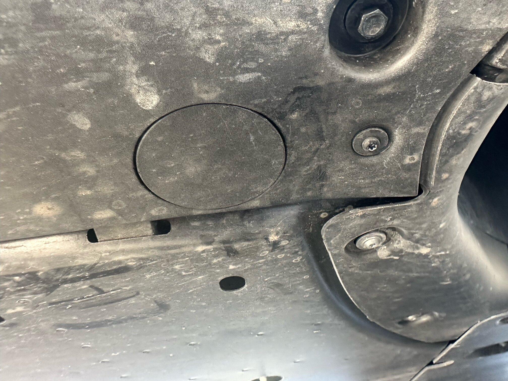 Rivian R1T R1S My R1T was damaged "Discount tire service center" (not the national Discount Tire chain) image5