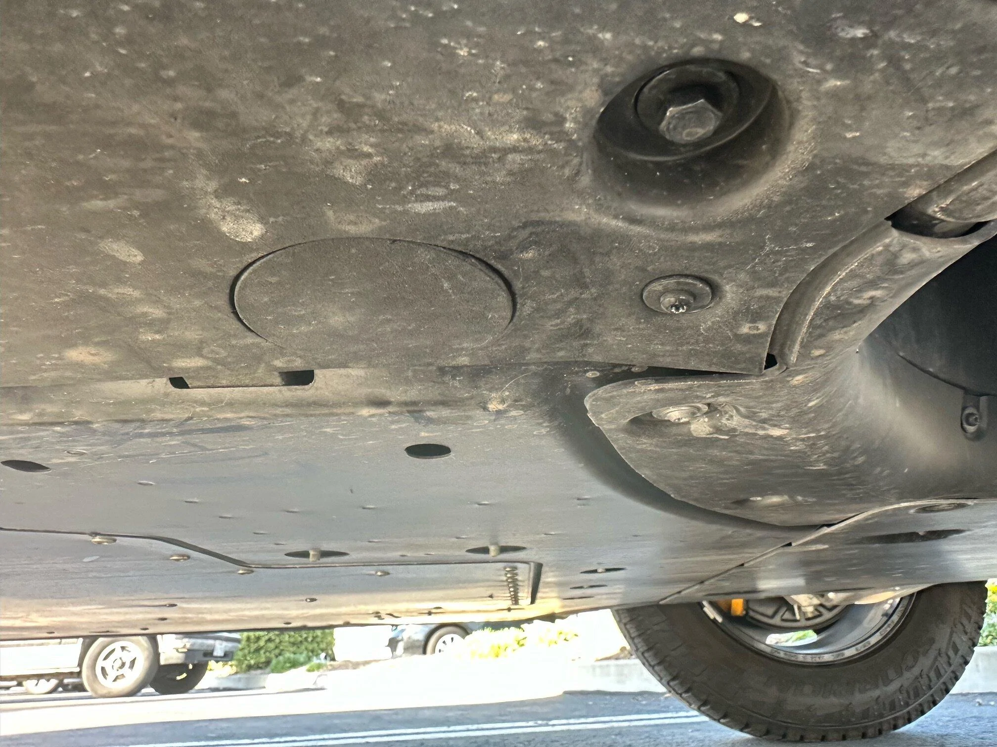 Rivian R1T R1S My R1T was damaged "Discount tire service center" (not the national Discount Tire chain) image4
