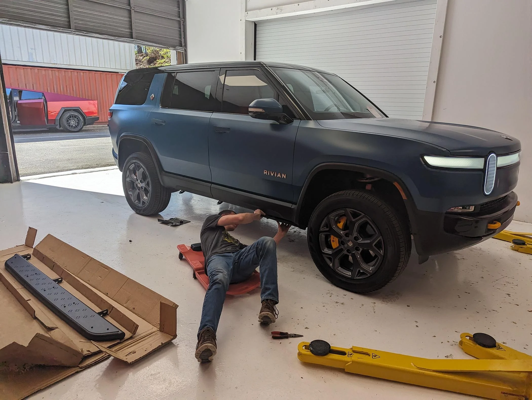 Rivian R1T R1S Installed R1S RMaxx running boards at EV Sportline in Atlanta 1000006466
