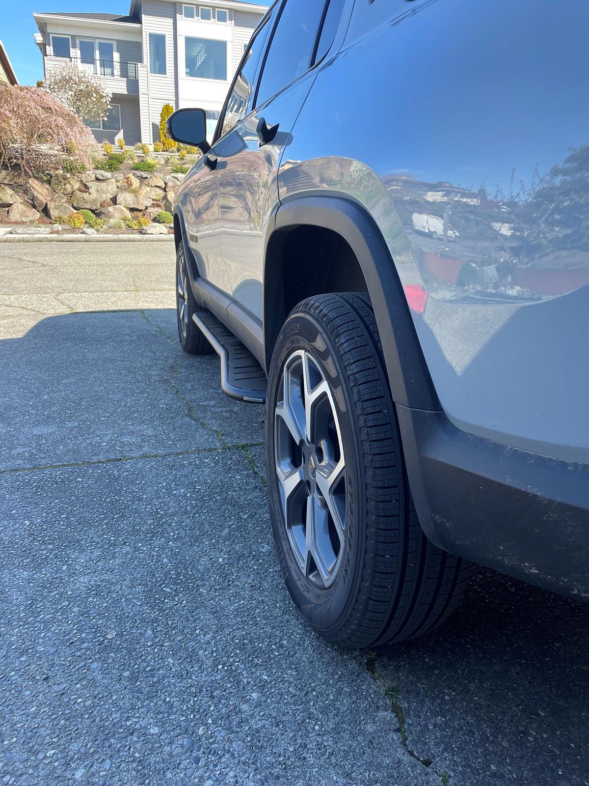 Rivian R1T R1S R1S Megawatt Sliders by Electruck 4x4 - installed photos & review Riv1