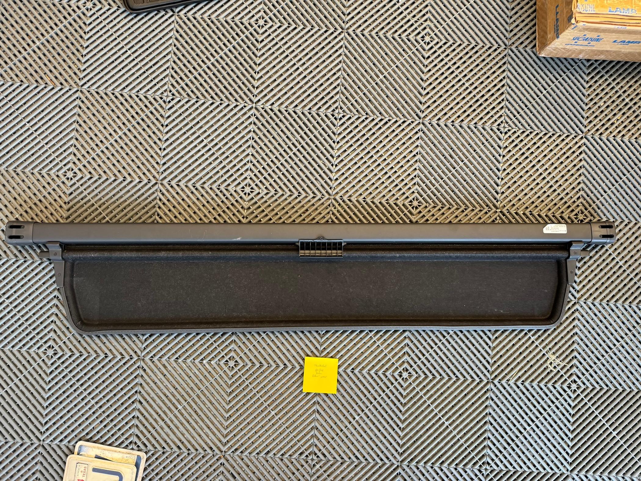 Rivian R1T R1S Rivian R1S roller shade cover IMG_1430