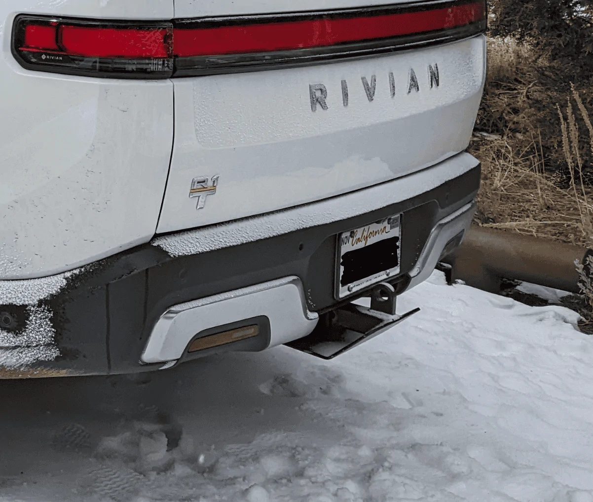 Rivian R1T R1S Hitch Step / rear skid plate installed 1711910625407-iu