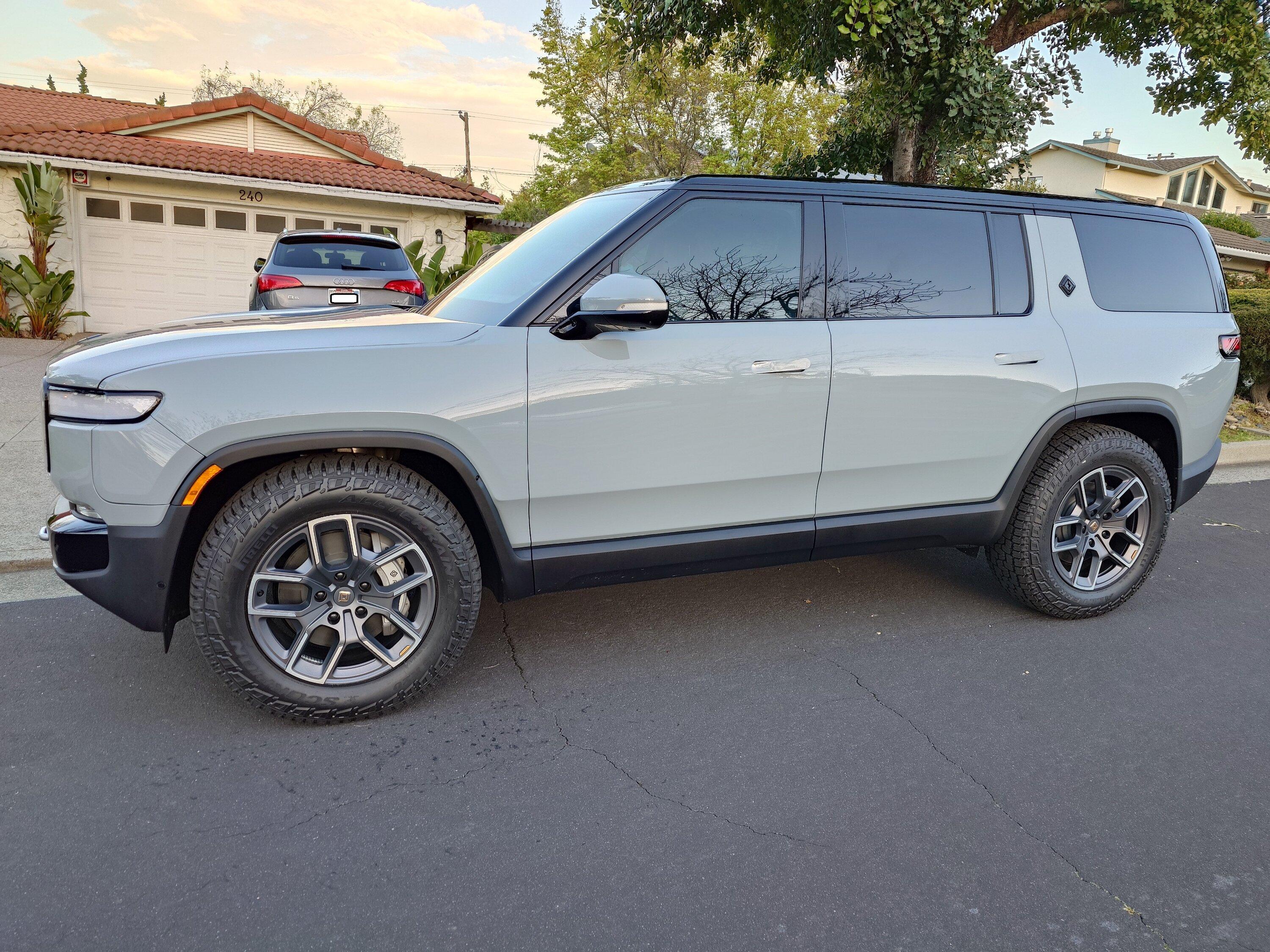 Rivian R1T R1S Finally Got It Back - Limestone Full PPF Wrap 20240331_190830.JPG