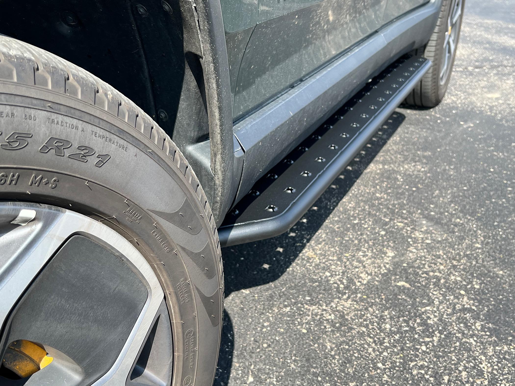 Rivian R1T R1S RealWheels EV Stainless Steel Running Boards IMG_4332