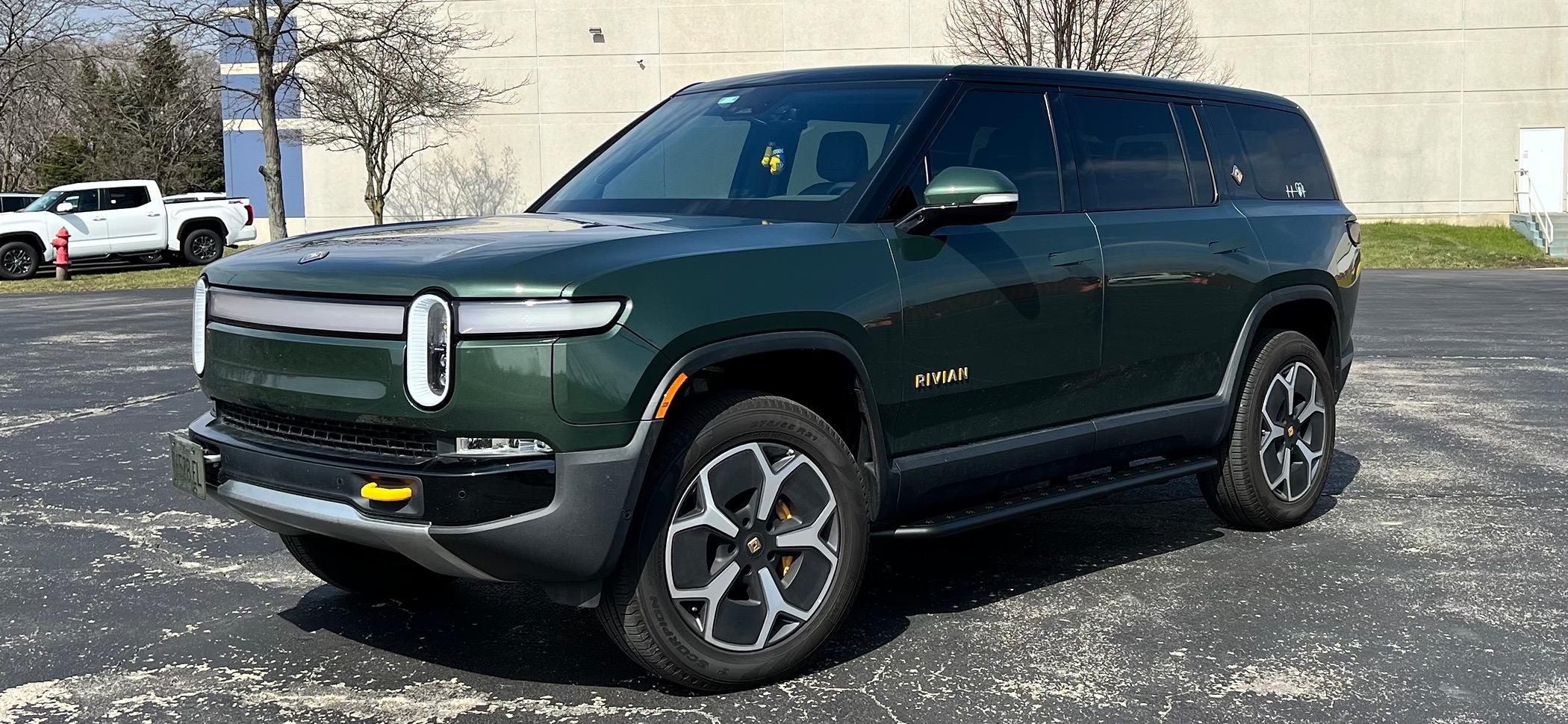 Rivian R1T R1S RealWheels EV Stainless Steel Running Boards IMG_4324