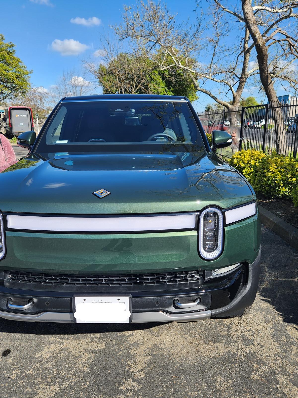 Rivian R1T R1S Is there a Rivian wave/signal thing when we see each other on the road? 20240326_162032-EDIT