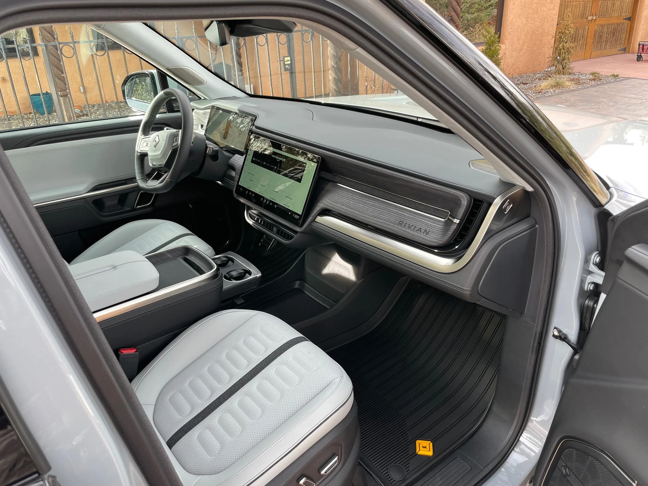 Rivian R1T R1S Experience shopping for an EV9 vs R1S - Update IMG_6792