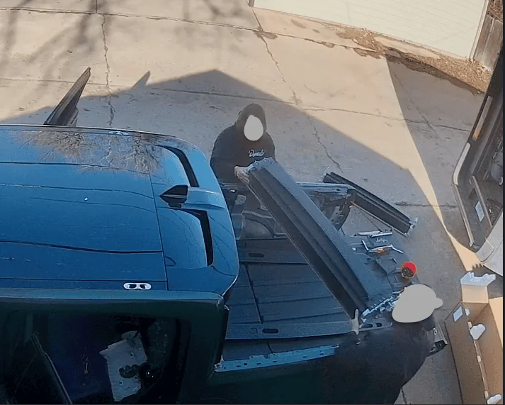 Rivian R1T R1S Who in CO still has a broken auto tonneau? Screenshot 2024-04-02 at 9.14.48 AM