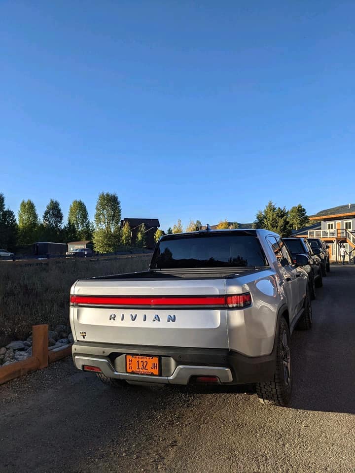 Rivian R1T R1S LA SILVER Rivian Photos LA Silver Rivian R1T Picku
