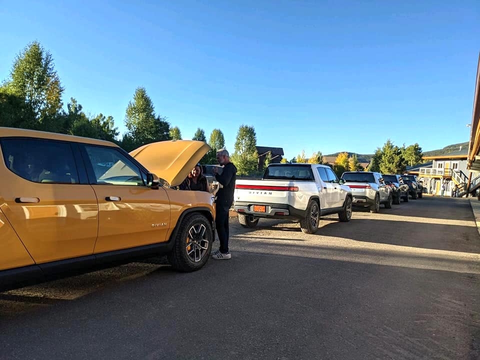 Rivian R1T R1S COMPASS YELLOW R1T Photos Compass Yellow Glacier White Rivian R1T