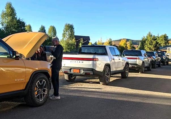 Rivian R1T R1S GLACIER WHITE R1T  Photos Compass Yellow Glacier White Rivian R1T
