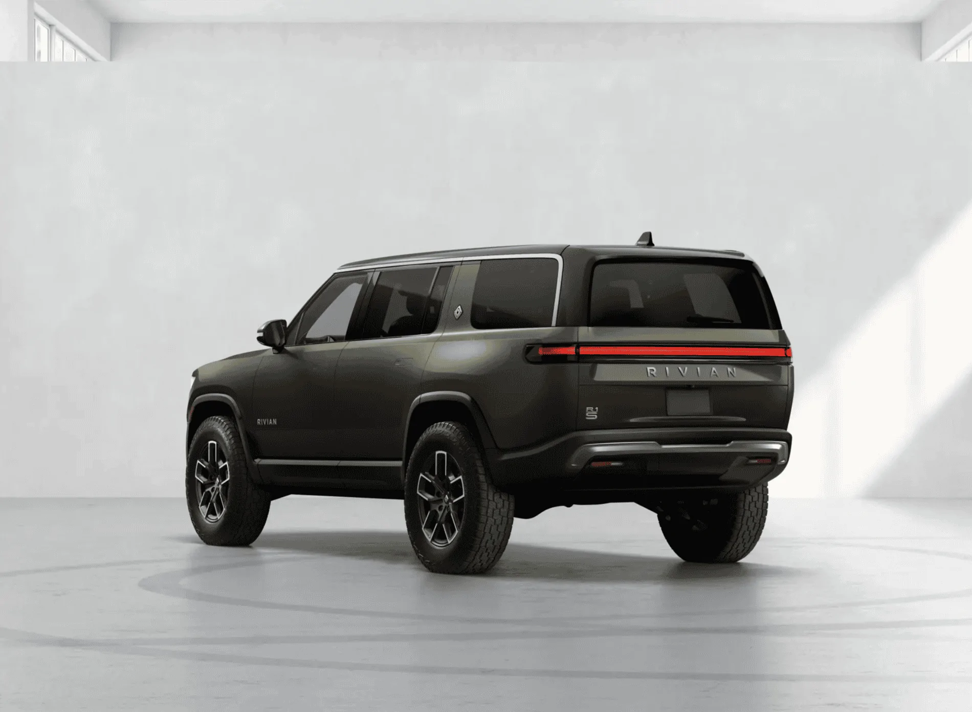 Rivian R1T R1S What R1S exterior color have you definitely decided upon? 1632544707371