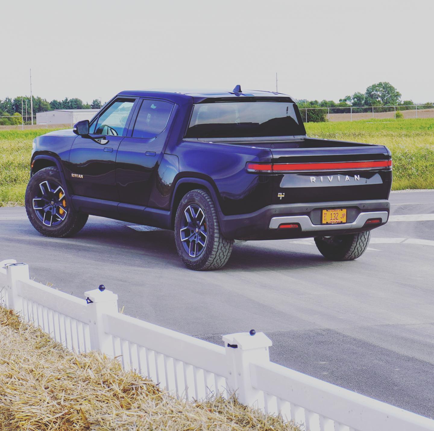 Rivian R1T R1S Real Rivian Photos & Videos 5