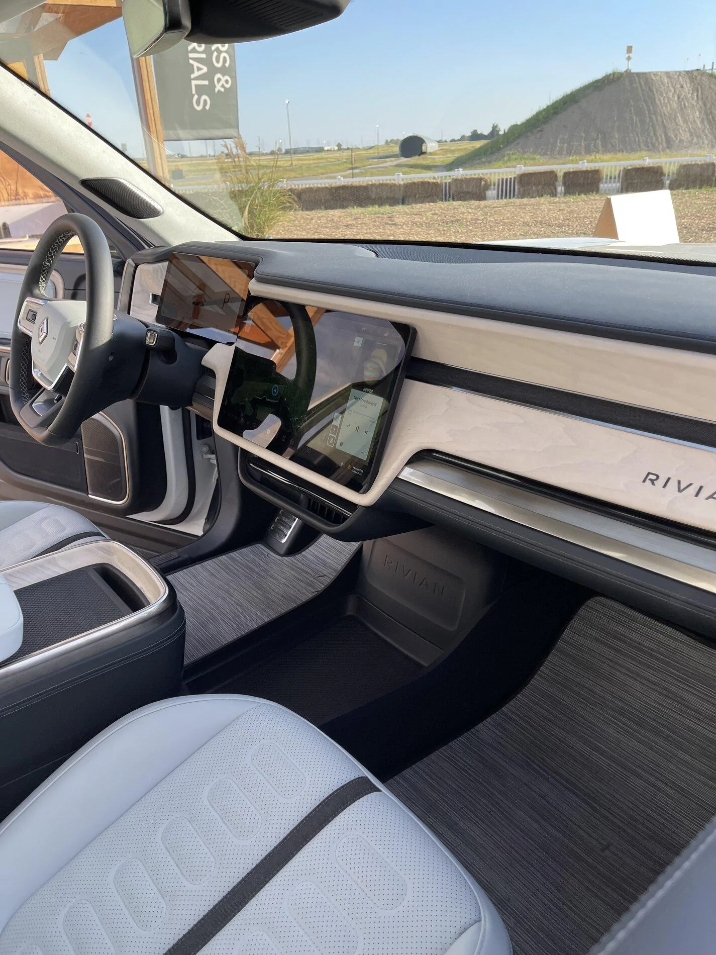 Rivian R1T R1S Test Drive Invitations are arriving! And First Mile events tab now available F7EEC5CD-13AD-4E9C-A3D3-C4CBBBC2455A