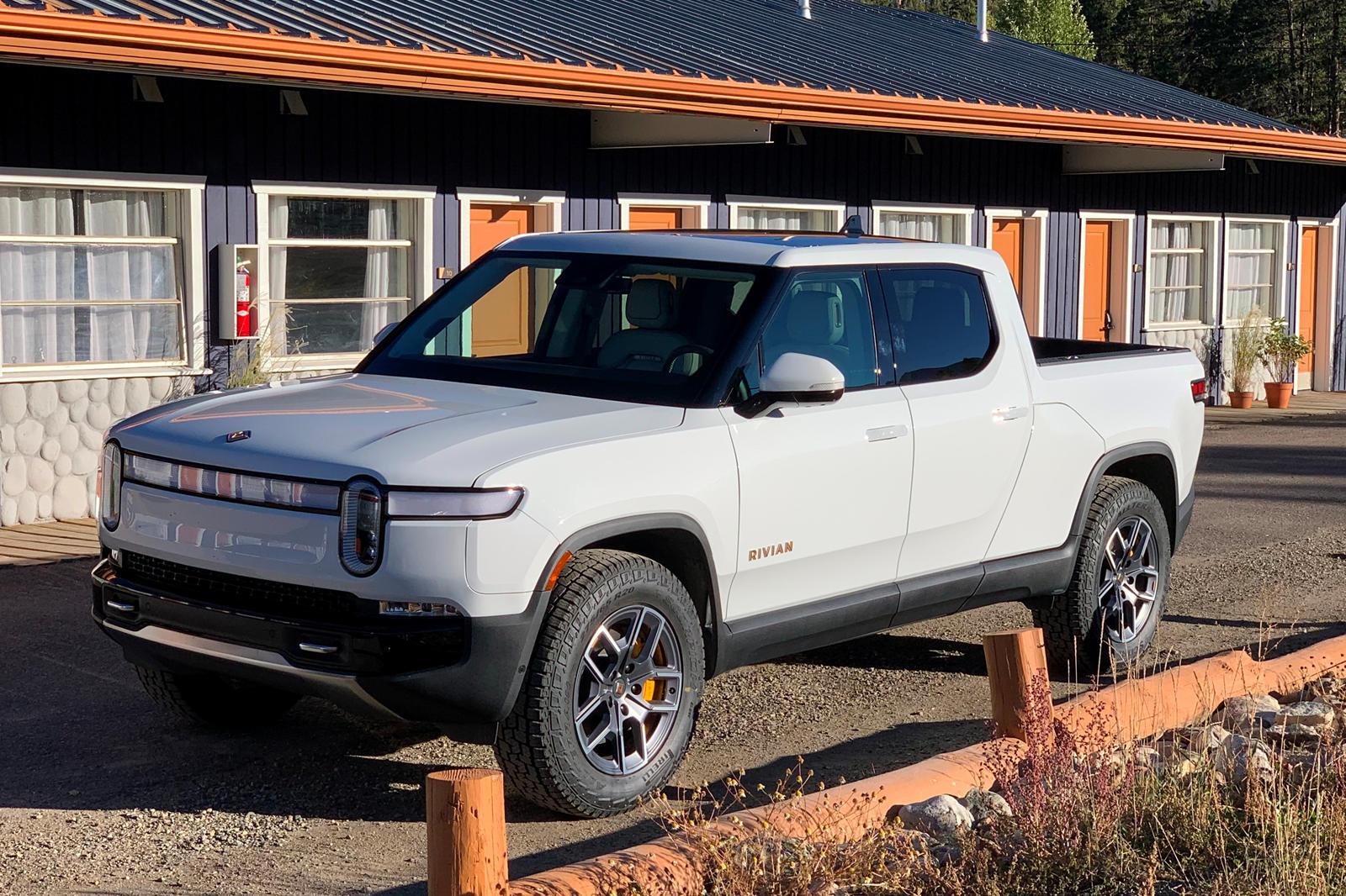 Rivian R1T R1S GLACIER WHITE R1T  Photos Glacier White 2022 Rivian R1T 3