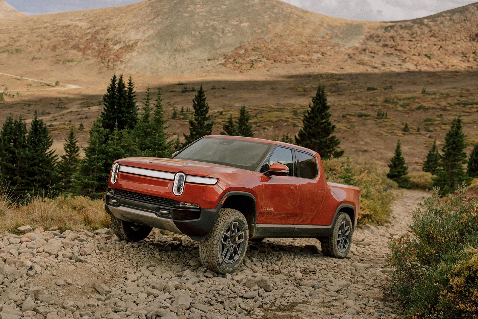 Rivian R1T R1S RED CANYON Rivian Photos RED CANYON Rivian R1T Pickup 2