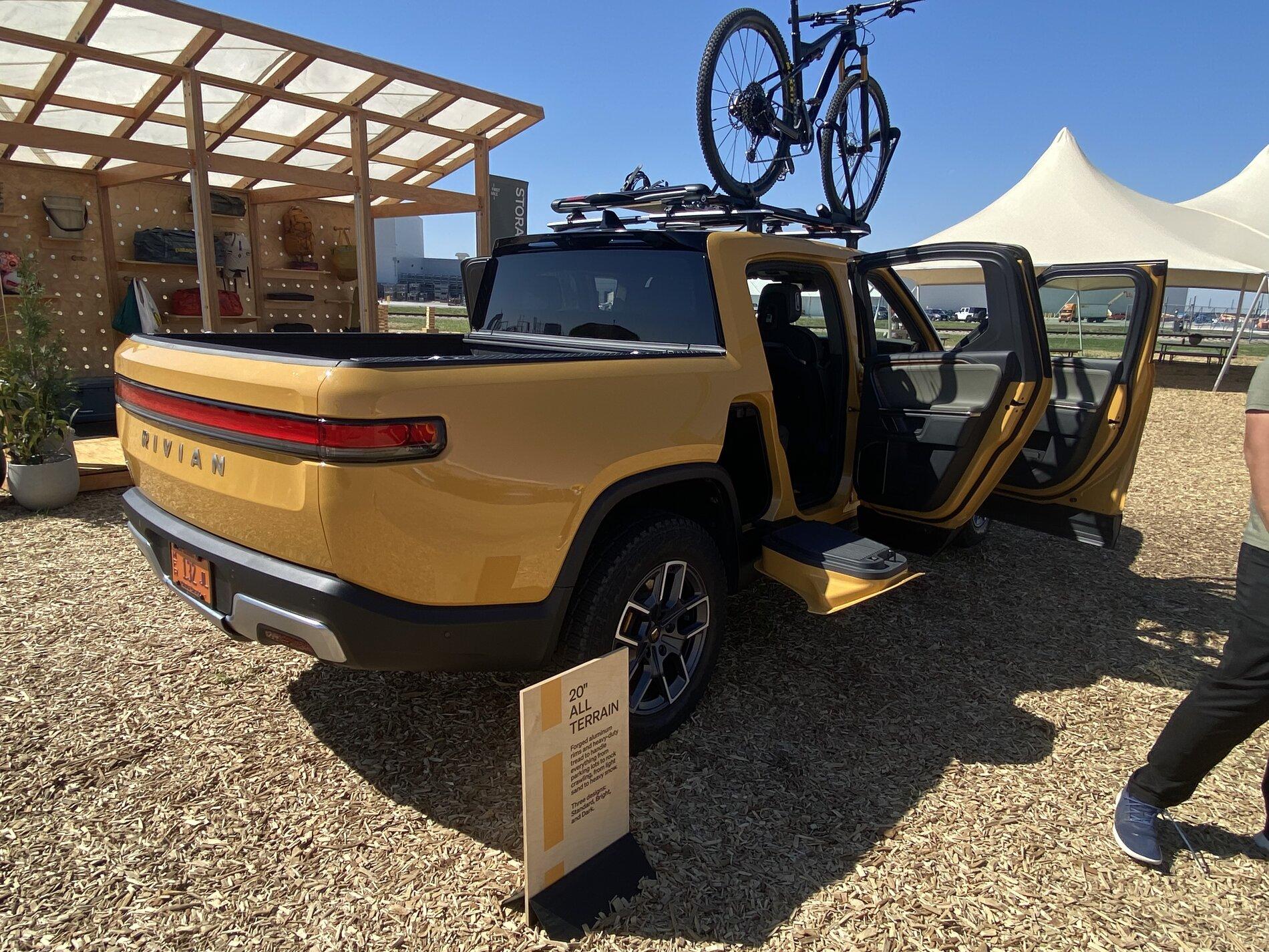 Rivian R1T R1S My First Mile Test Drive at Normal, IL on 9/28 A9CBAA93-118C-4164-8D54-DBEED171430E