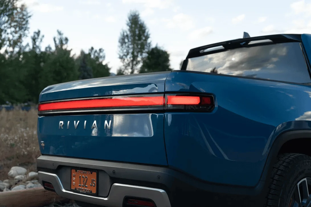 Rivian R1T R1S RIVIAN BLUE Rivian Photos 1632919305408
