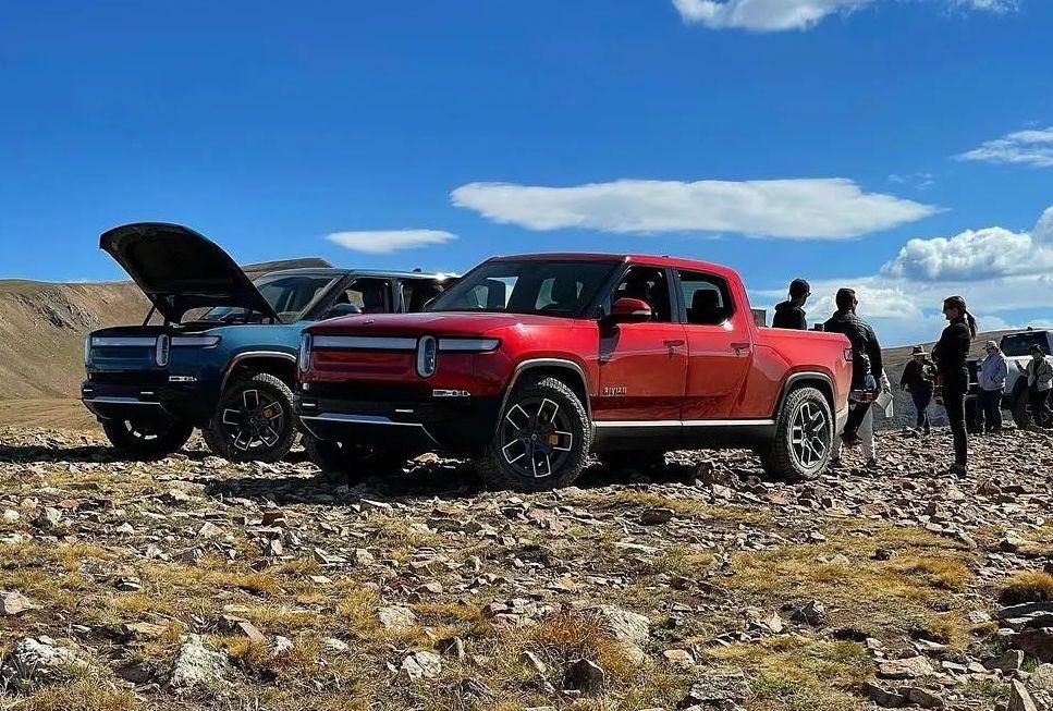 Rivian R1T R1S RED CANYON Rivian Photos Red Canyon Rivian R1T pickup truck