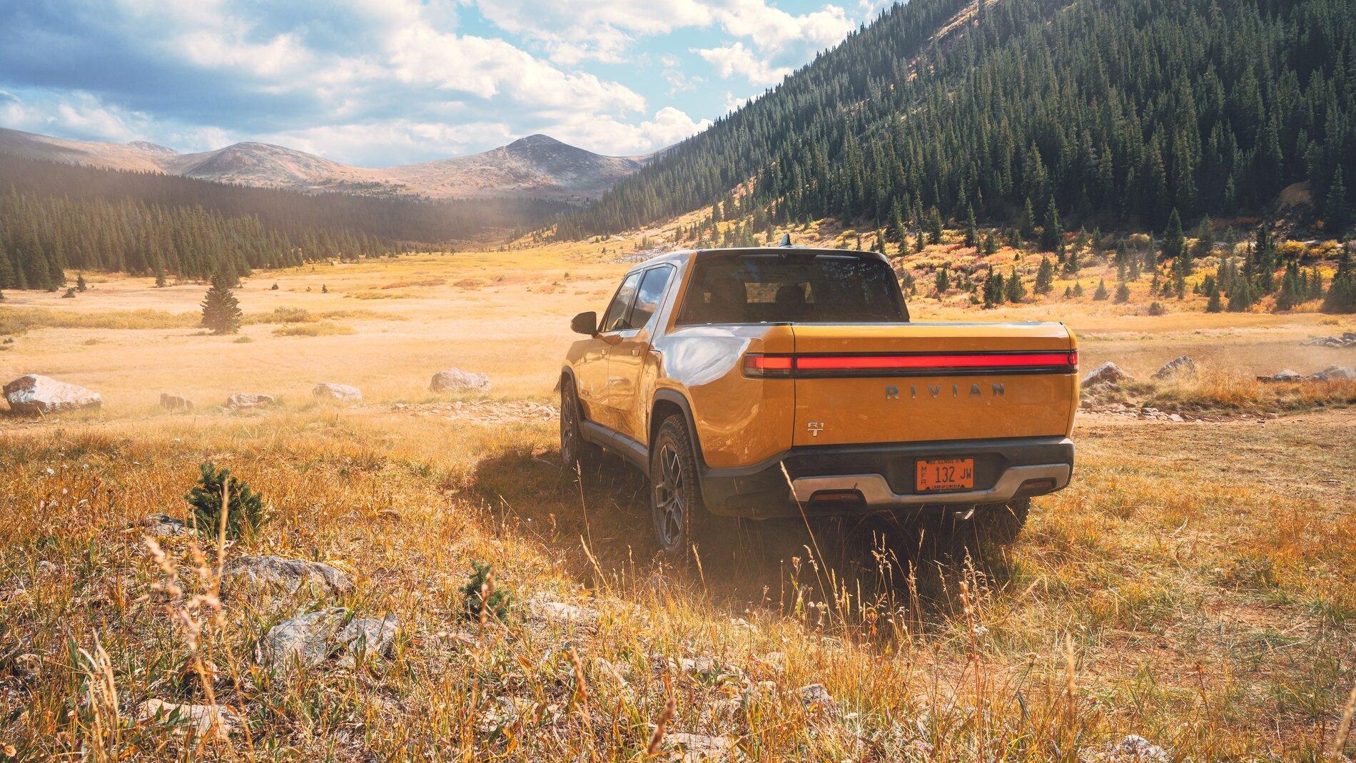 Rivian R1T R1S COMPASS YELLOW R1T Photos Compass Yellow R1T Rivian Pickup Truck 6
