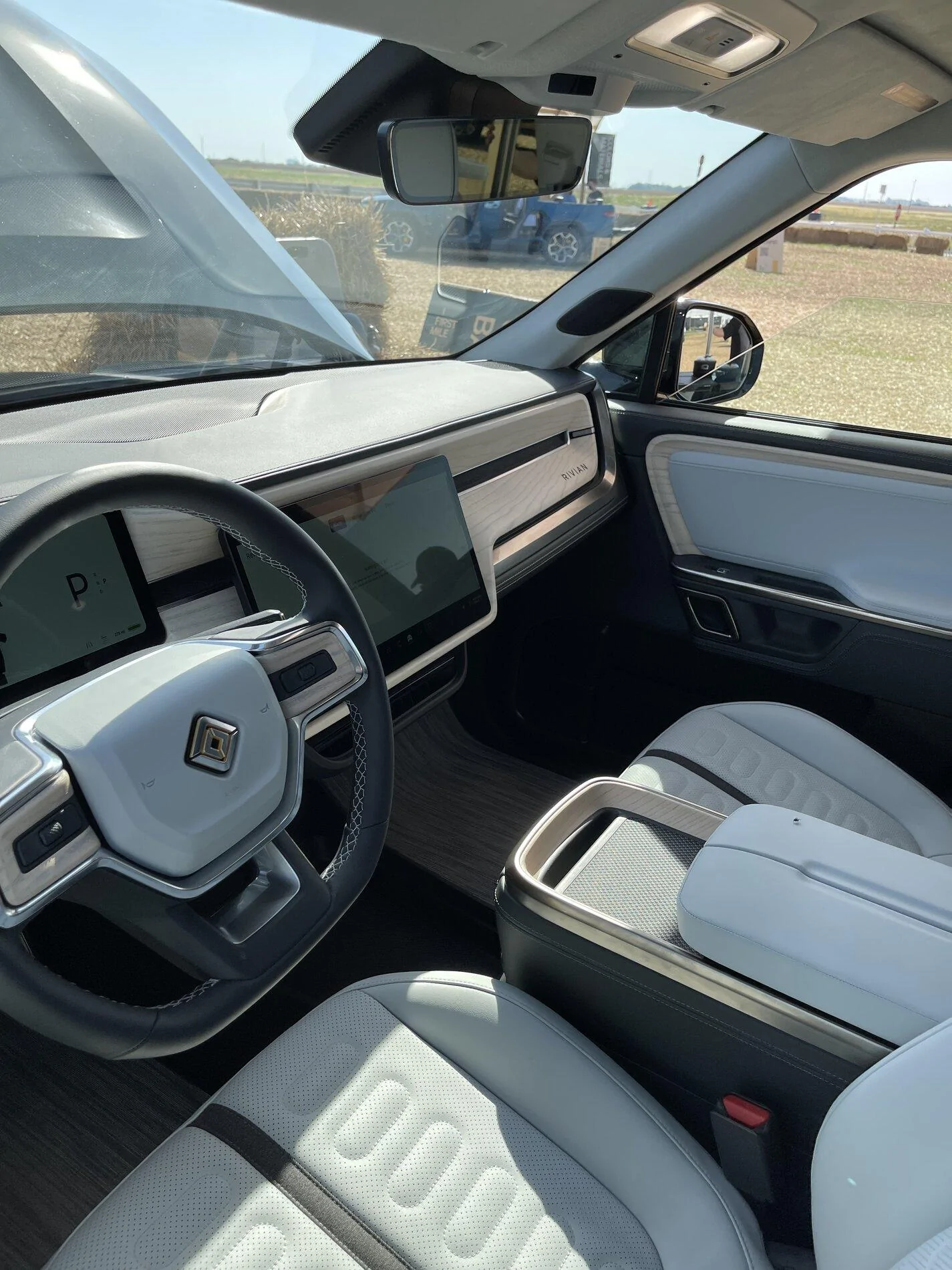 Rivian R1T R1S My 1st Mile Test Drive 15504149-7EEC-4414-8CF8-4ACAD74FFF3D
