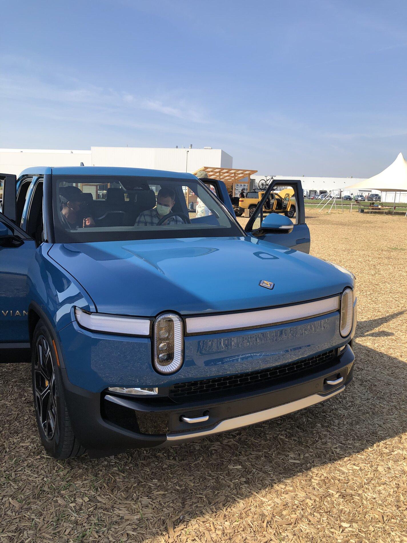 Rivian R1T R1S My 1st Mile Test Drive 147009F1-7694-4997-82B1-22A5F83D97EF