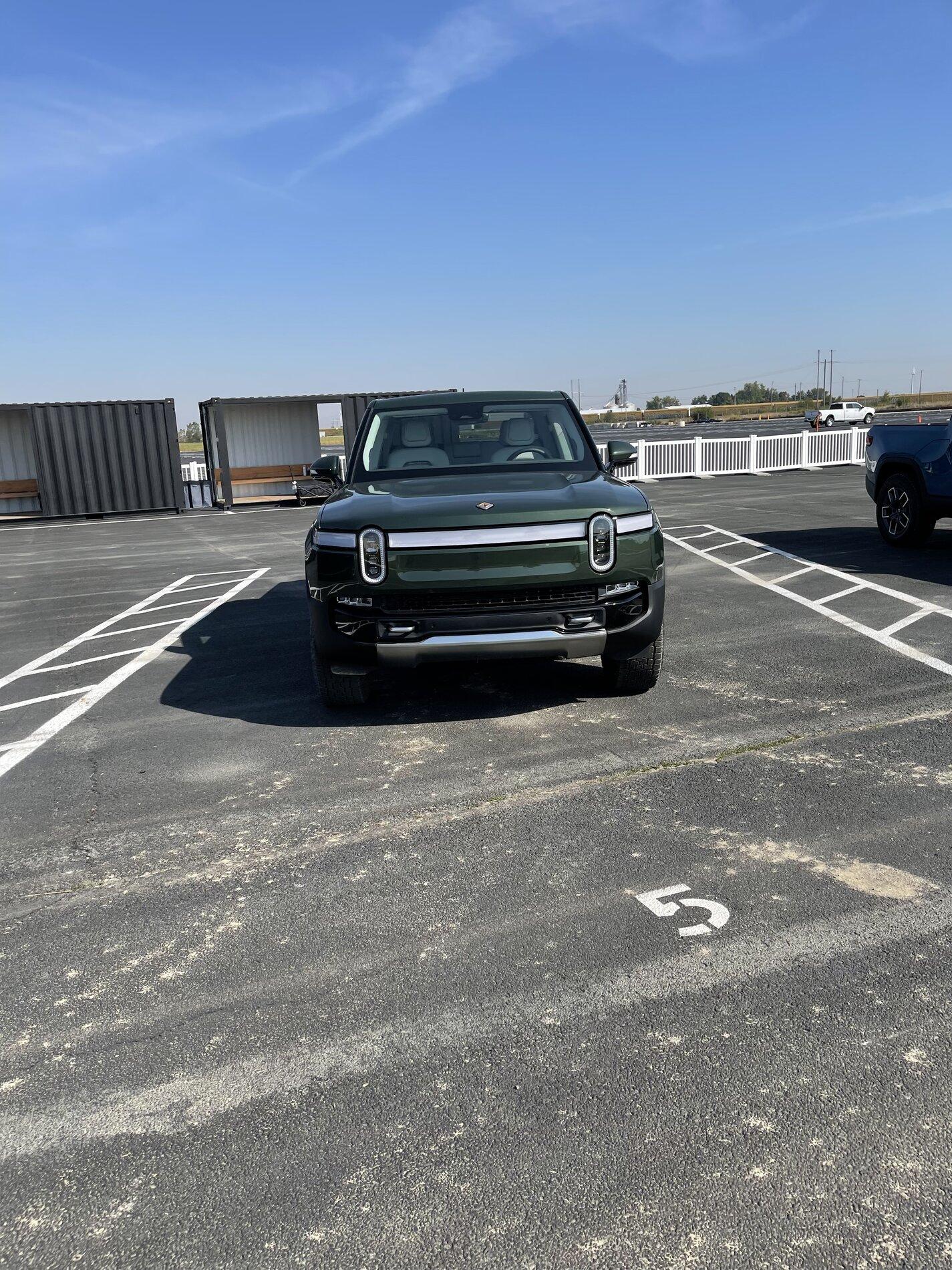 Rivian R1T R1S My 1st Mile Test Drive 7BBBD8C8-1642-4DFE-92D9-EDF8B6FC1926