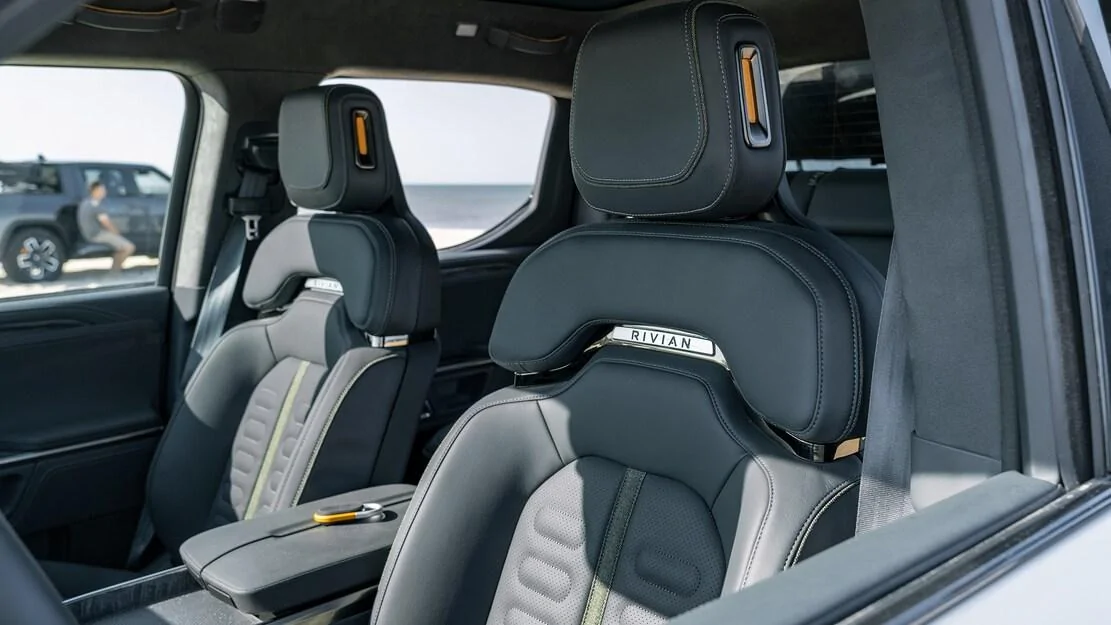 Rivian R1T R1S BLACK MOUNTAIN Rivian Interior Photos 2022-Rivian-R1T-19