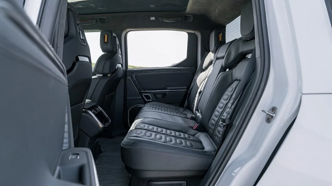 Rivian R1T R1S BLACK MOUNTAIN Rivian Interior Photos 2022-Rivian-R1T-21