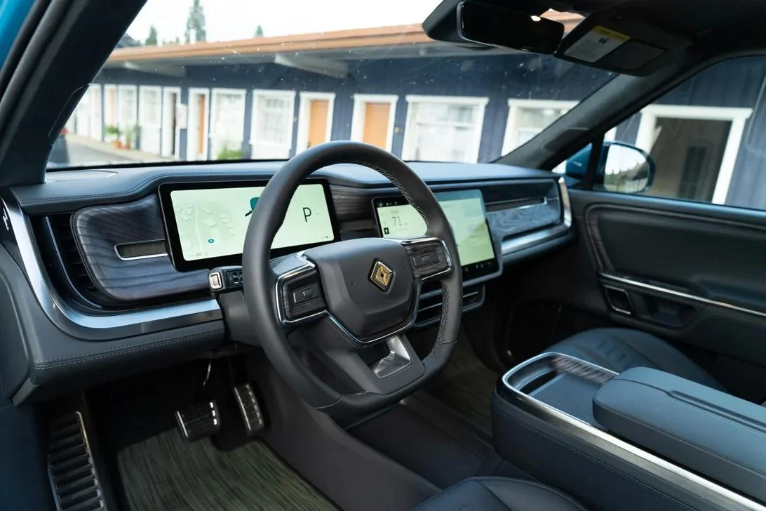 Rivian R1T R1S BLACK MOUNTAIN Rivian Interior Photos rivian-r1t-launch-edition-2022-735727