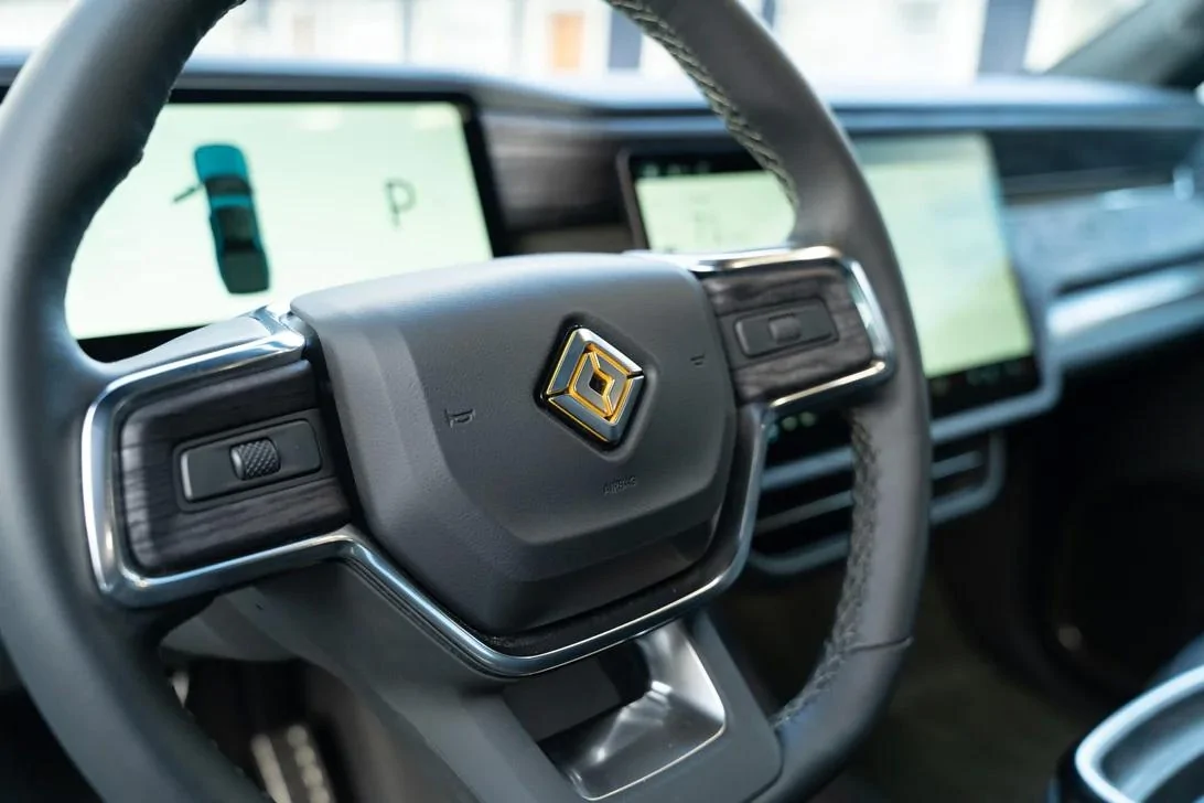 Rivian R1T R1S BLACK MOUNTAIN Rivian Interior Photos rivian-r1t-launch-edition-2022-735730