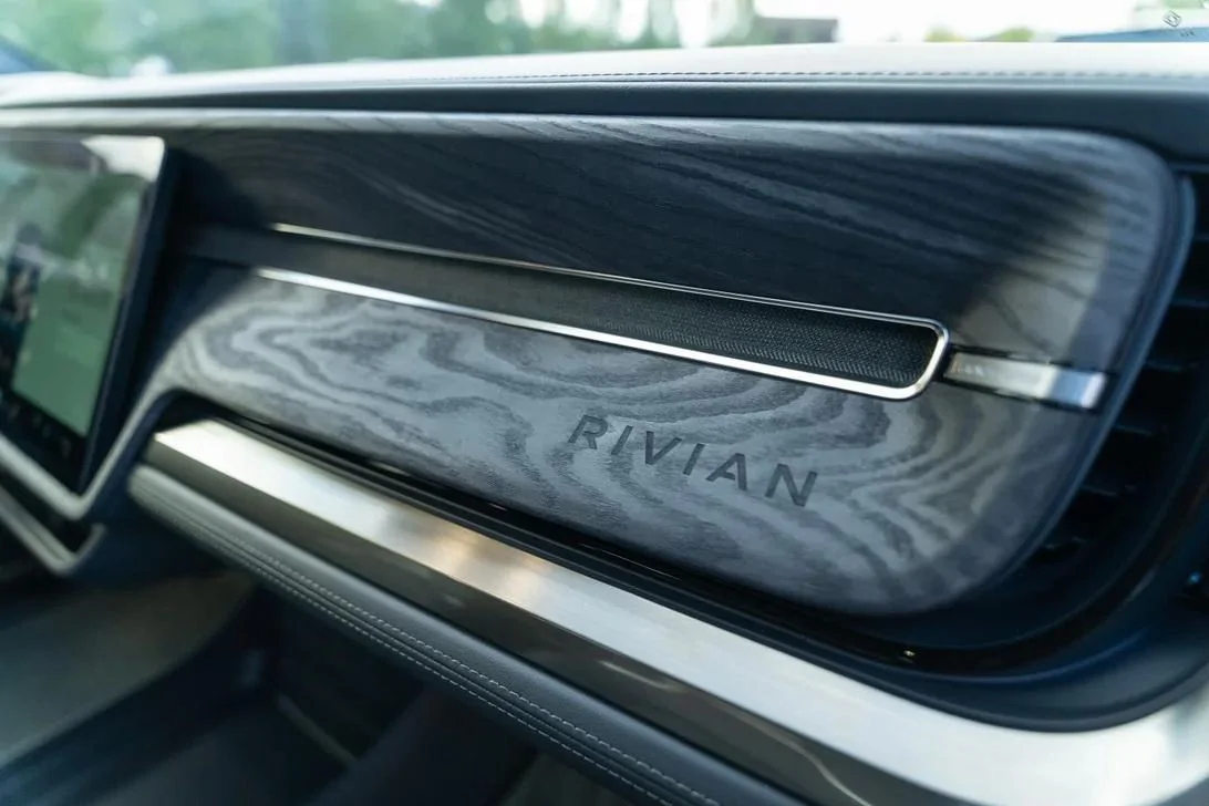 Rivian R1T R1S BLACK MOUNTAIN Rivian Interior Photos rivian-r1t-launch-edition-2022-735743