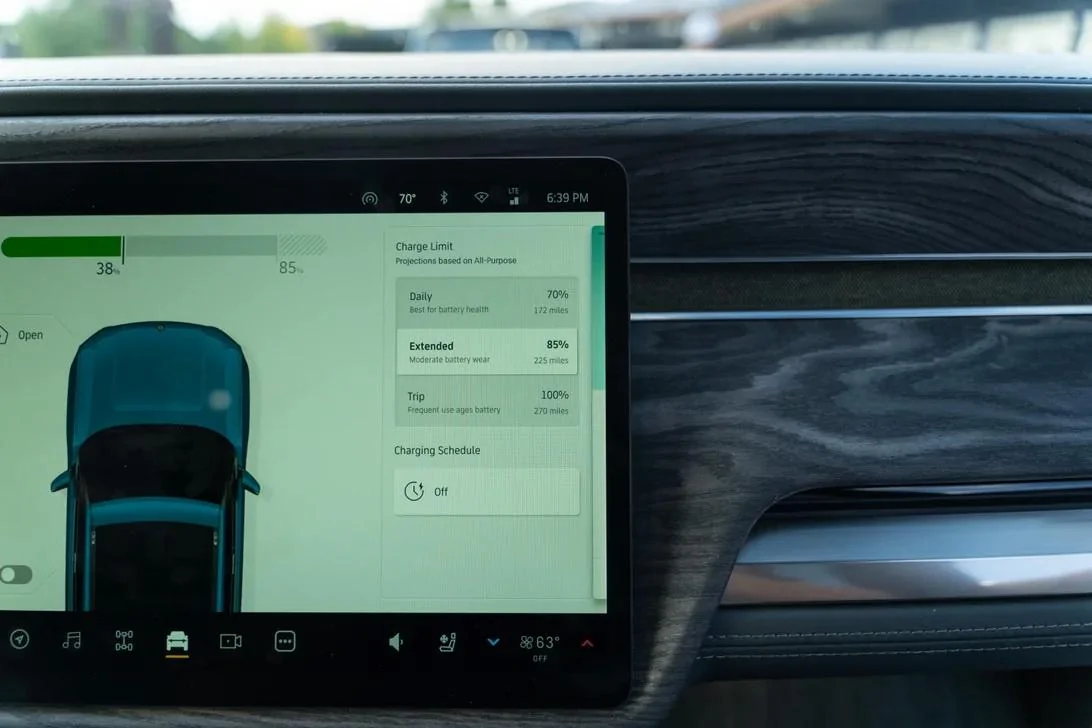 Rivian R1T R1S BLACK MOUNTAIN Rivian Interior Photos rivian-r1t-launch-edition-2022-735750