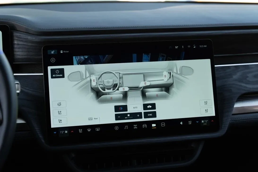 Rivian R1T R1S BLACK MOUNTAIN Rivian Interior Photos rivian-r1t-launch-edition-2022-735846