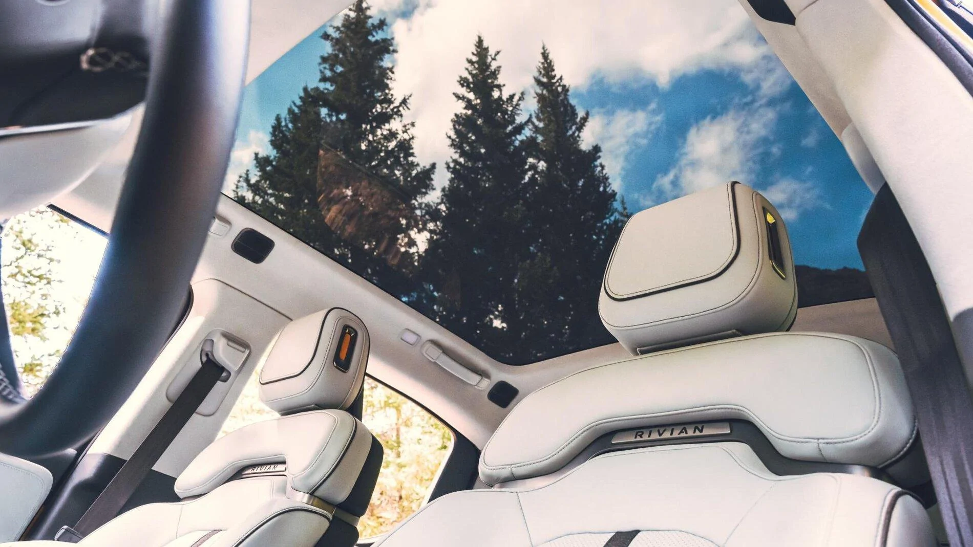 Rivian R1T R1S OCEAN COAST Rivian Interior Photos 10 Rivian R1T